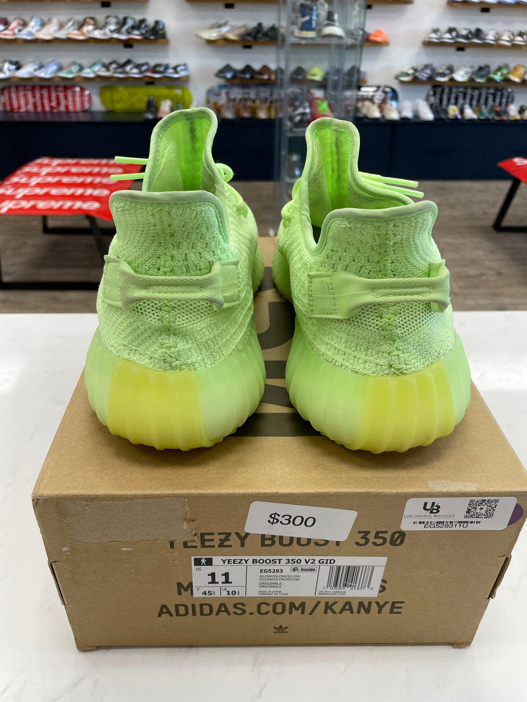 adidas Yeezy Boost 350 V2 Glow- Worn