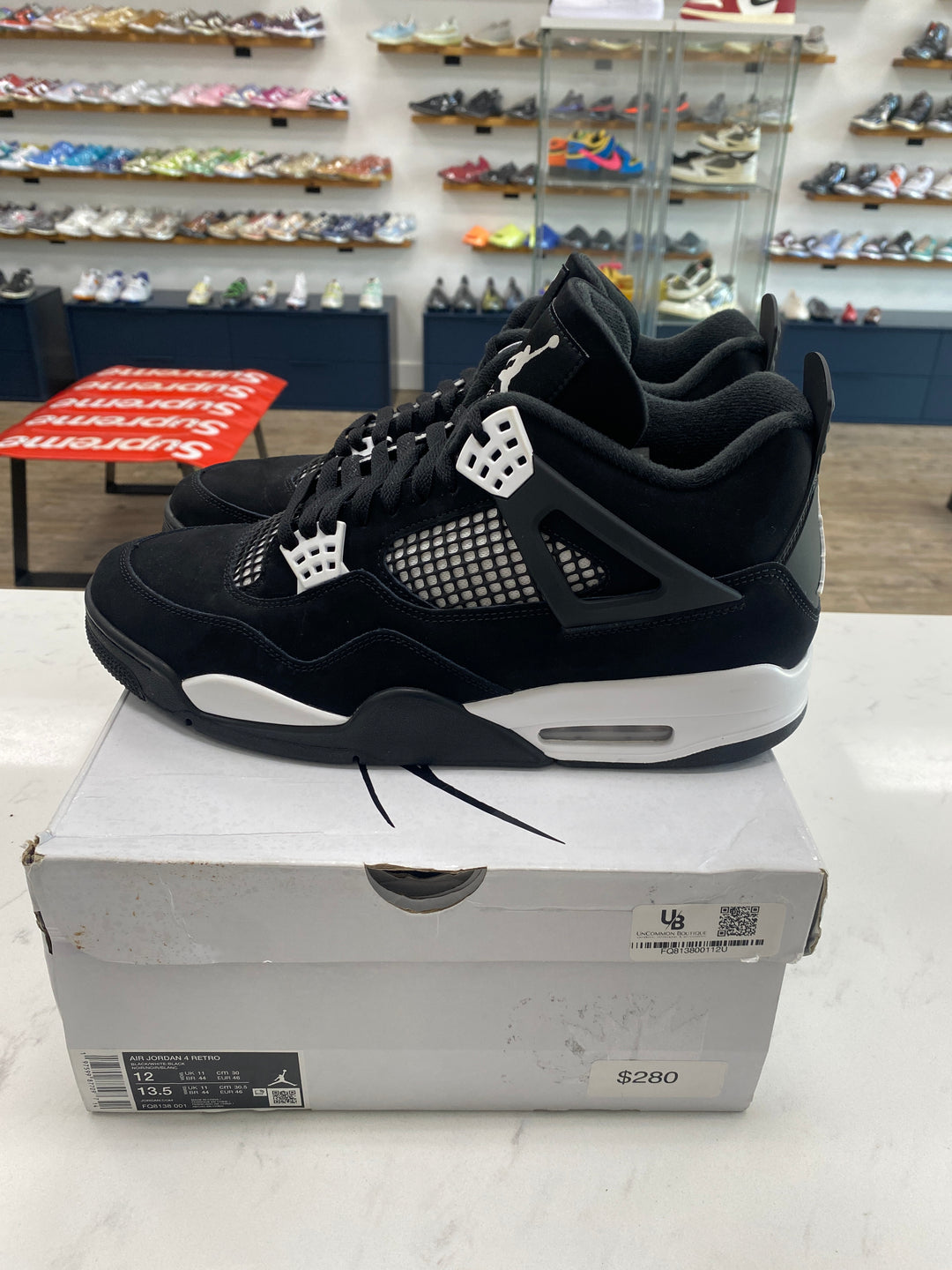 Jordan 4 Retro White Thunder- Worn