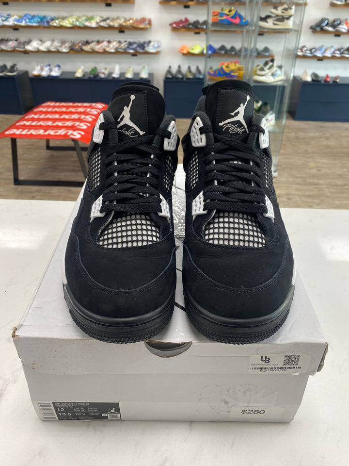 Jordan 4 Retro White Thunder- Worn