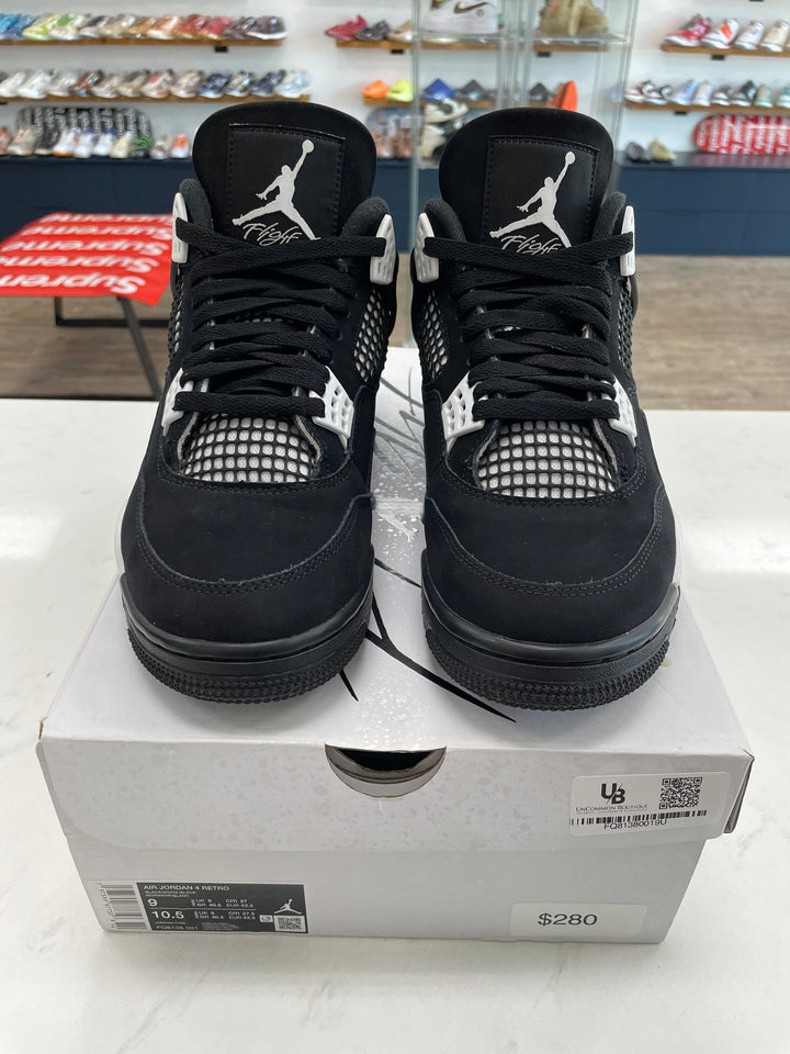 Jordan 4 Retro White Thunder- Worn