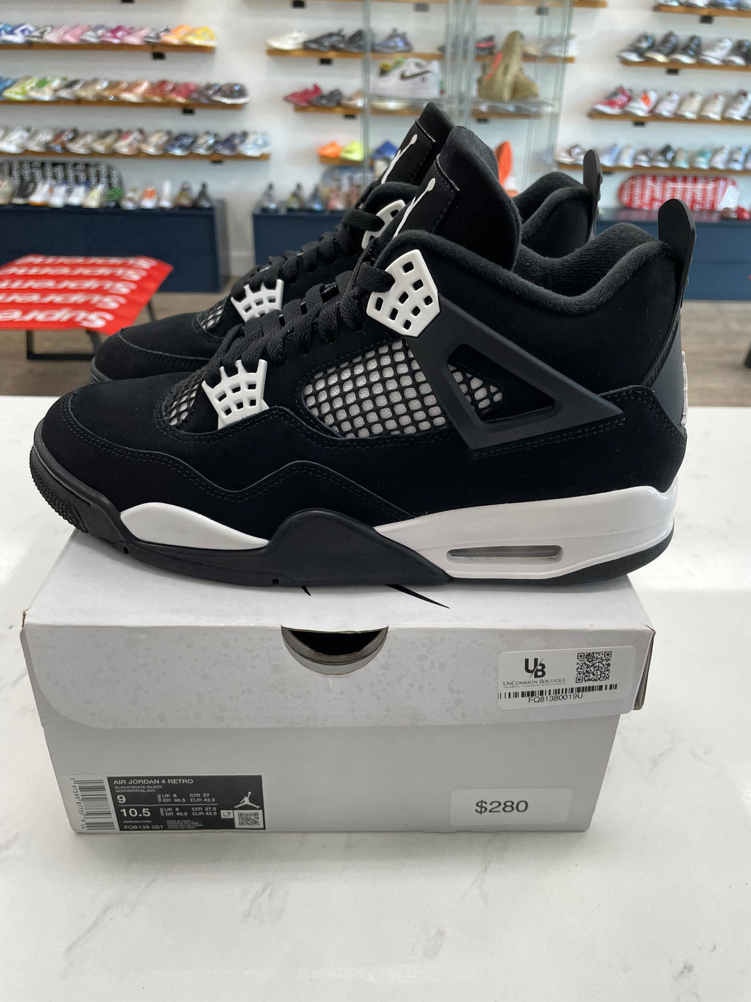 Jordan 4 Retro White Thunder- Worn