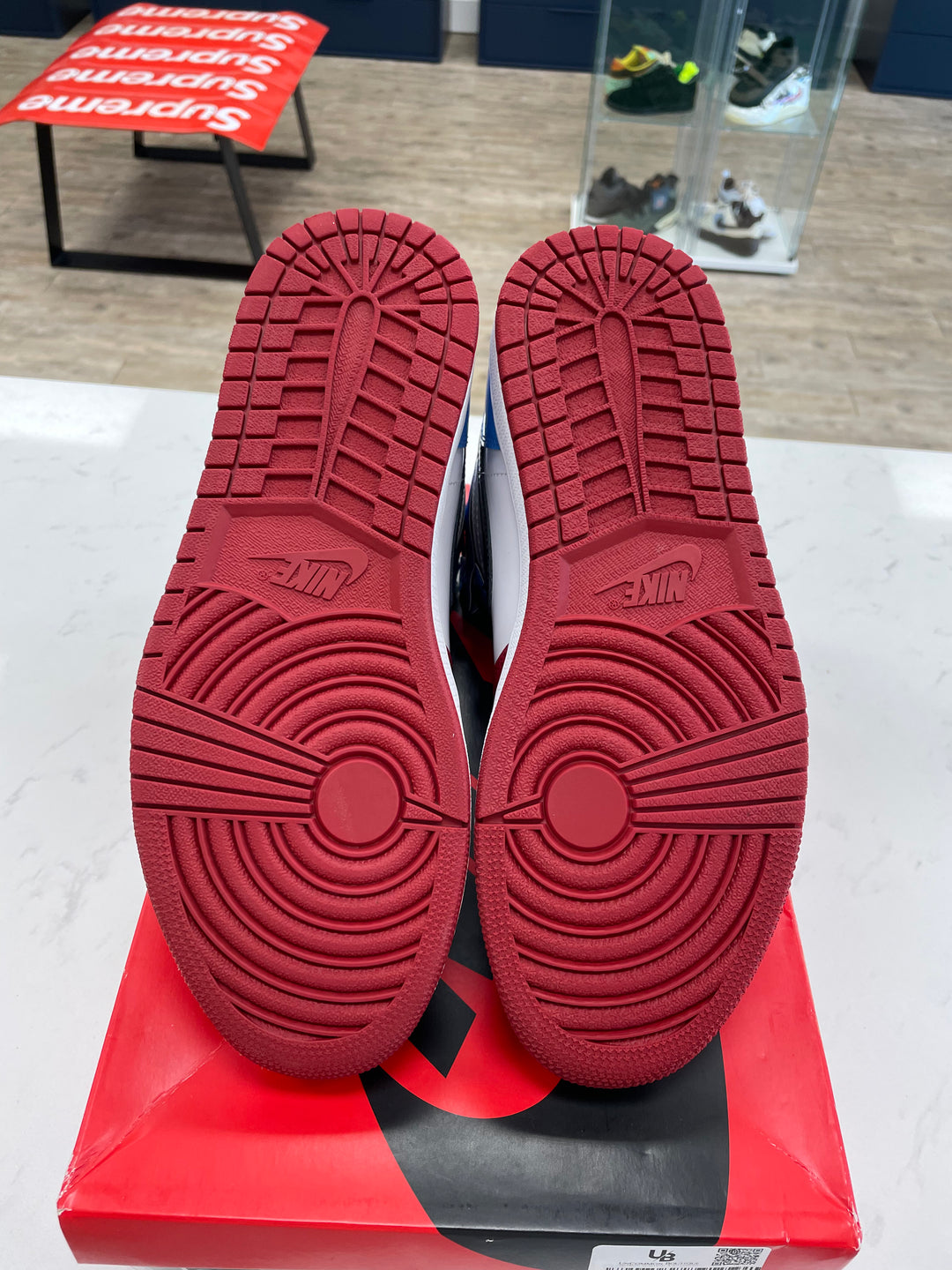 Jordan 1 Retro High Fearless Unc Chicago- Worn