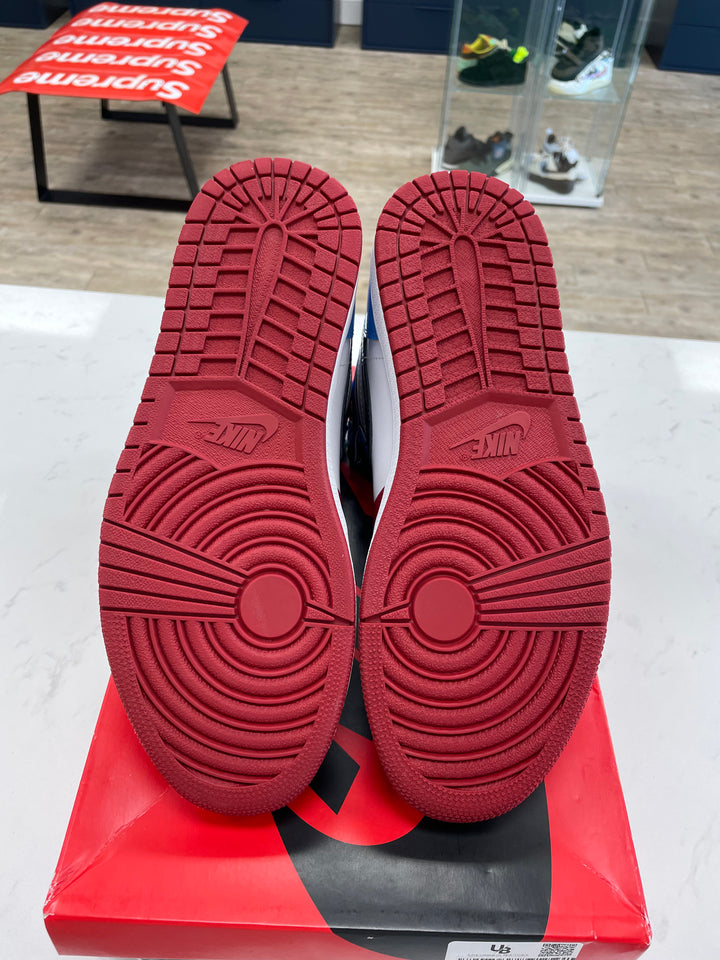 Jordan 1 Retro High Fearless Unc Chicago- Worn