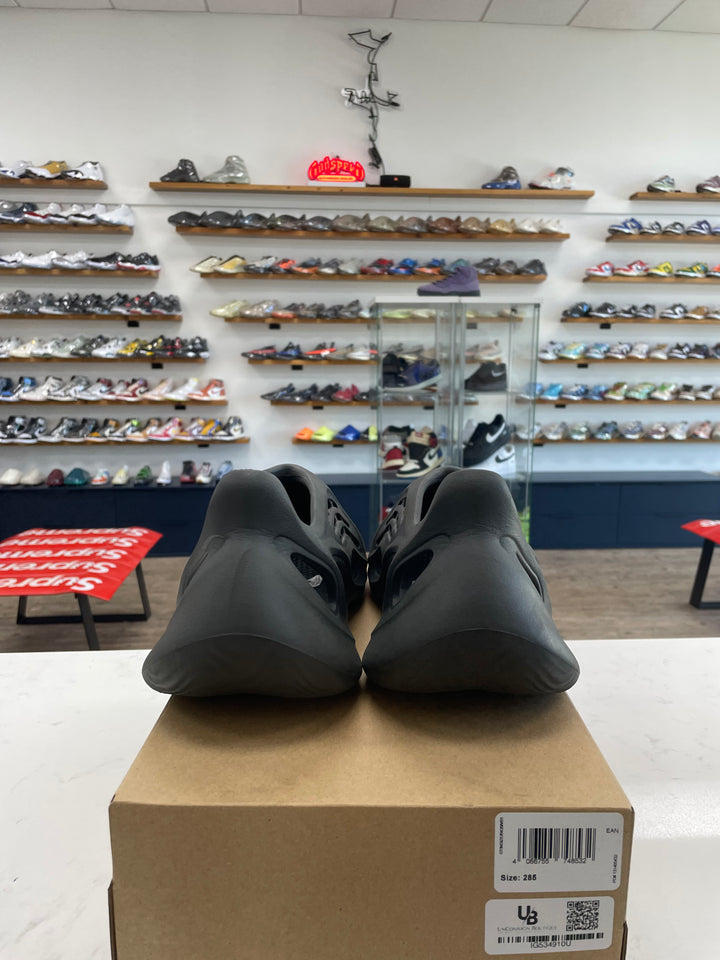 adidas Yeezy Foam RNNR Carbon - Worn