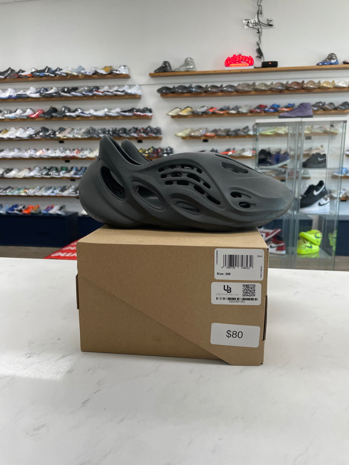 adidas Yeezy Foam RNNR Carbon - Worn