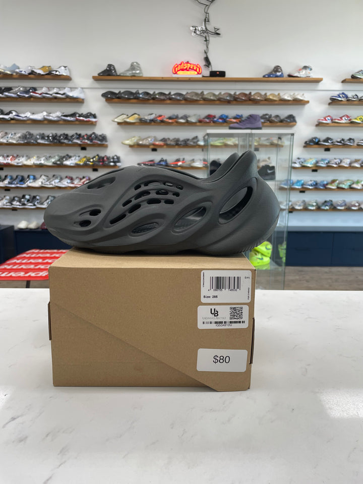adidas Yeezy Foam RNNR Carbon - Worn