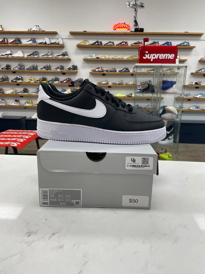 Nike Air Force 1 Low '07 Black White Pebbled Leather - Worn