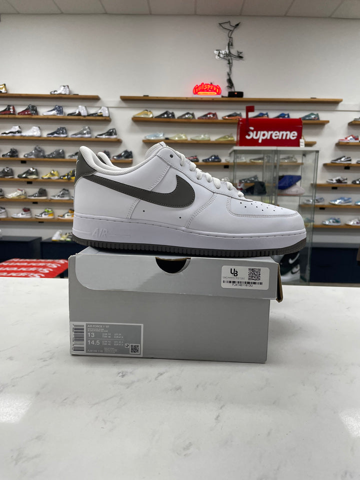 Nike Air Force 1 Low '07 White Light Smoke Grey - Worn