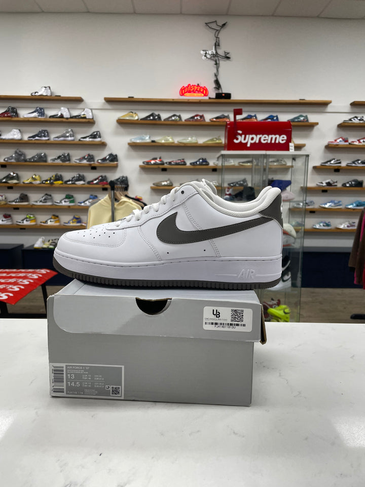 Nike Air Force 1 Low '07 White Light Smoke Grey - Worn