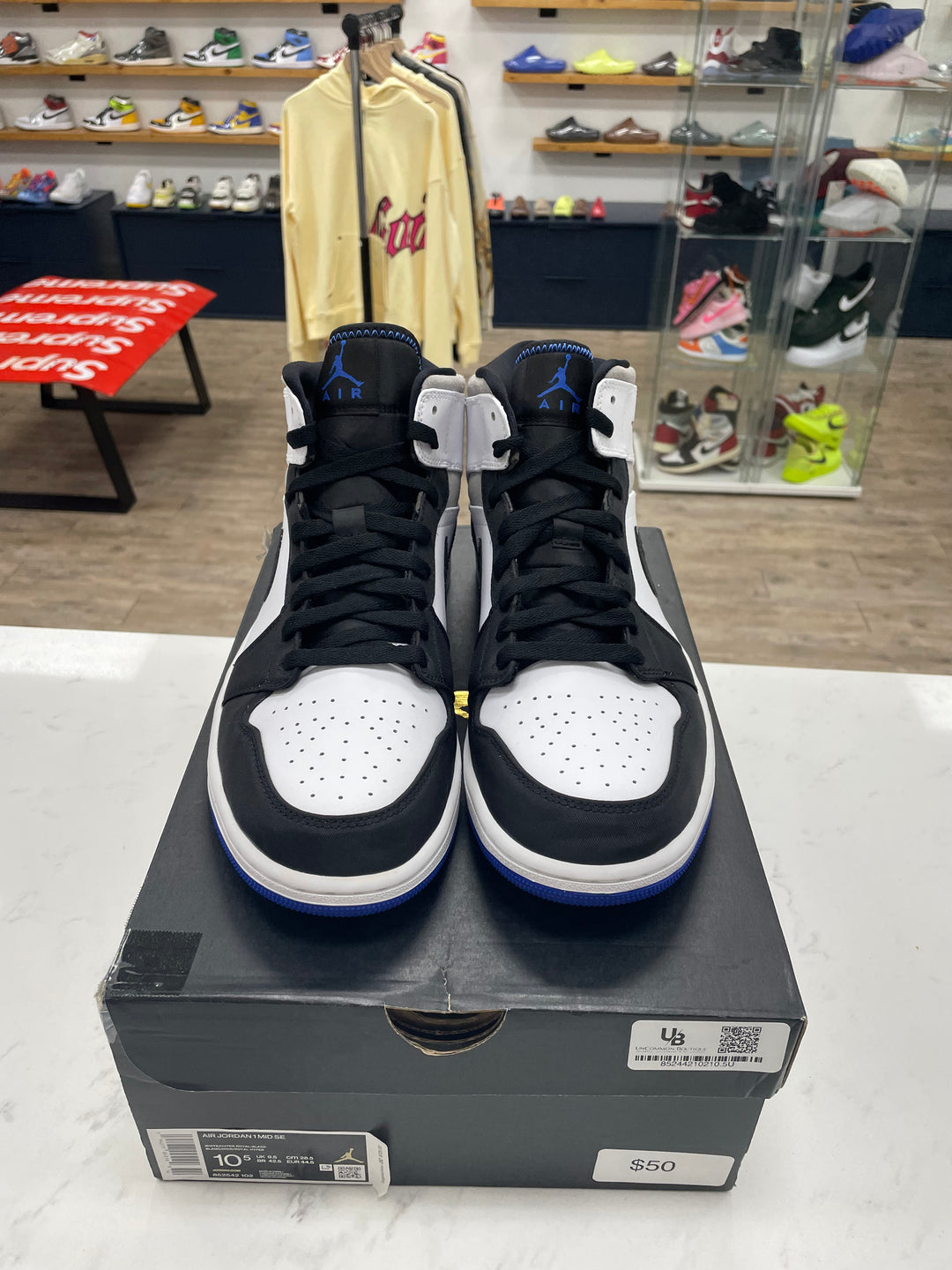 Jordan 1 Mid SE Royal Black Toe - Worn