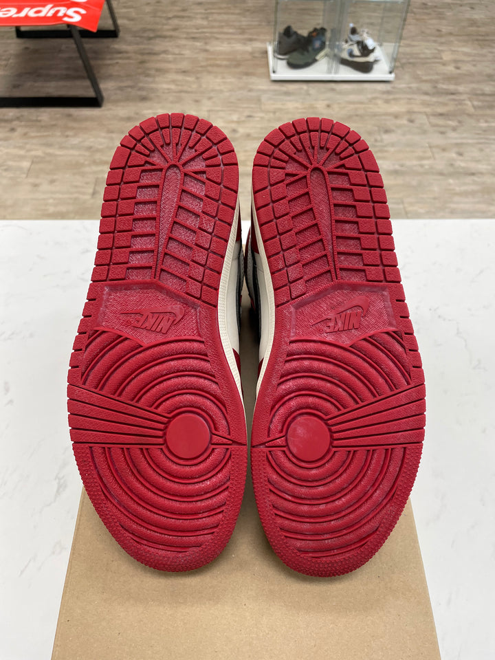 Jordan 1 Retro High OG Chicago Lost and Found - Worn