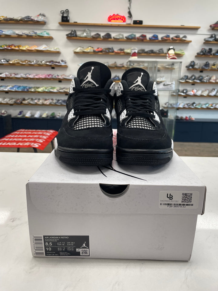Jordan 4 Retro White Thunder - Worn