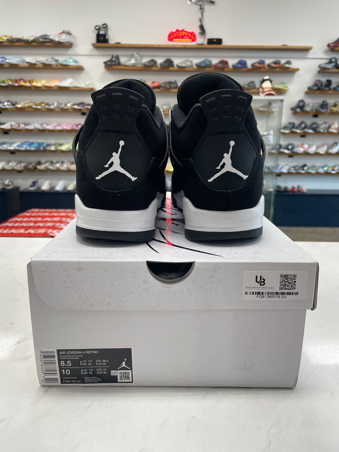 Jordan 4 Retro White Thunder - Worn