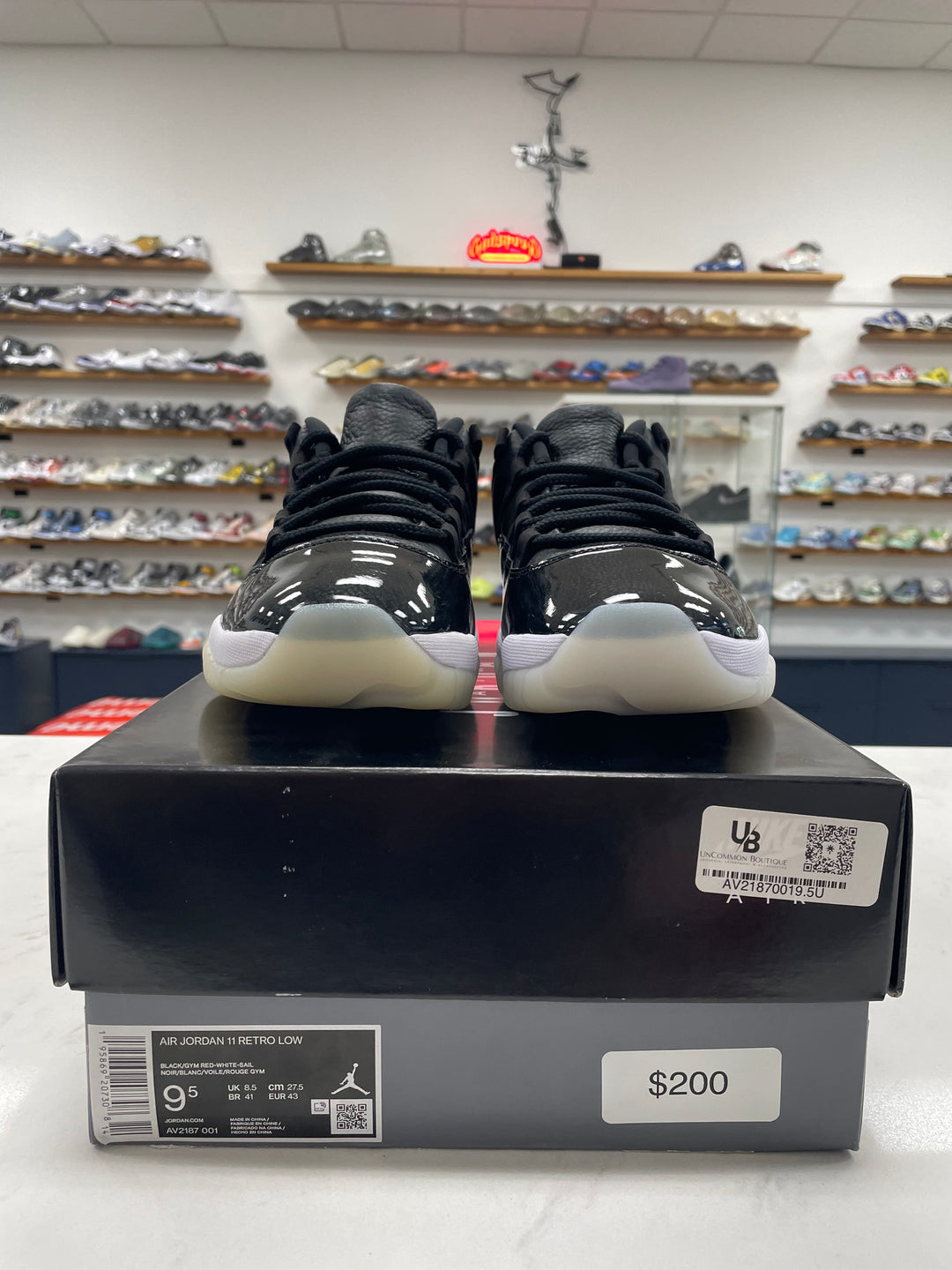 Jordan 11 Retro Low 72-10 - Worn