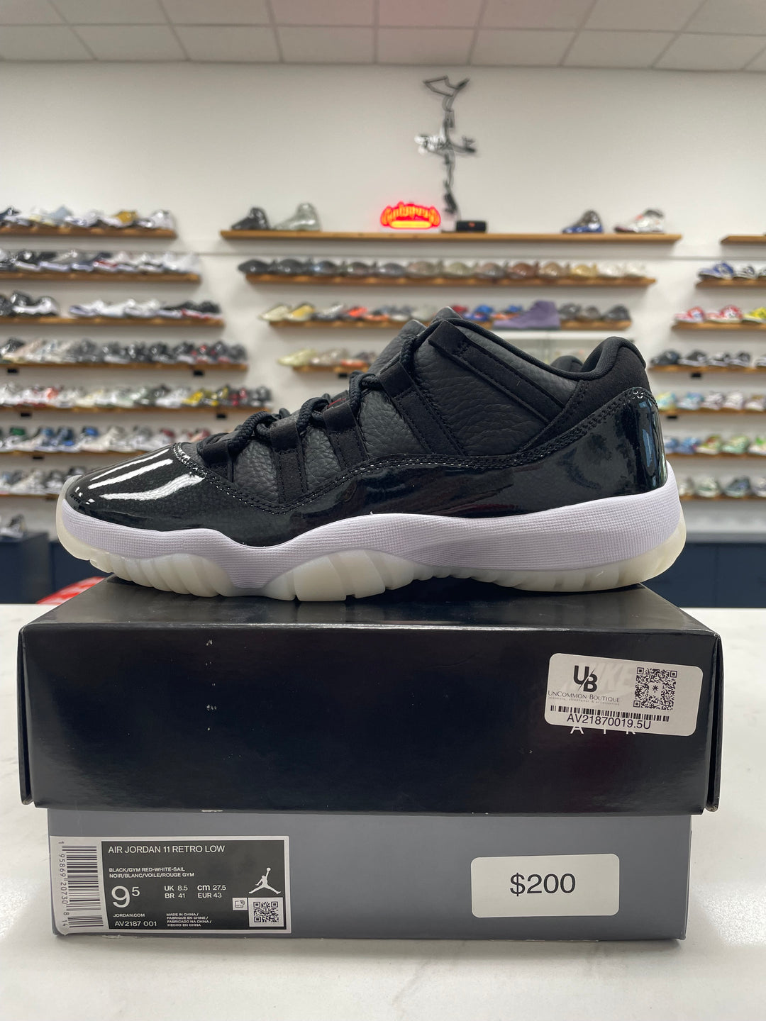 Jordan 11 Retro Low 72-10 - Worn