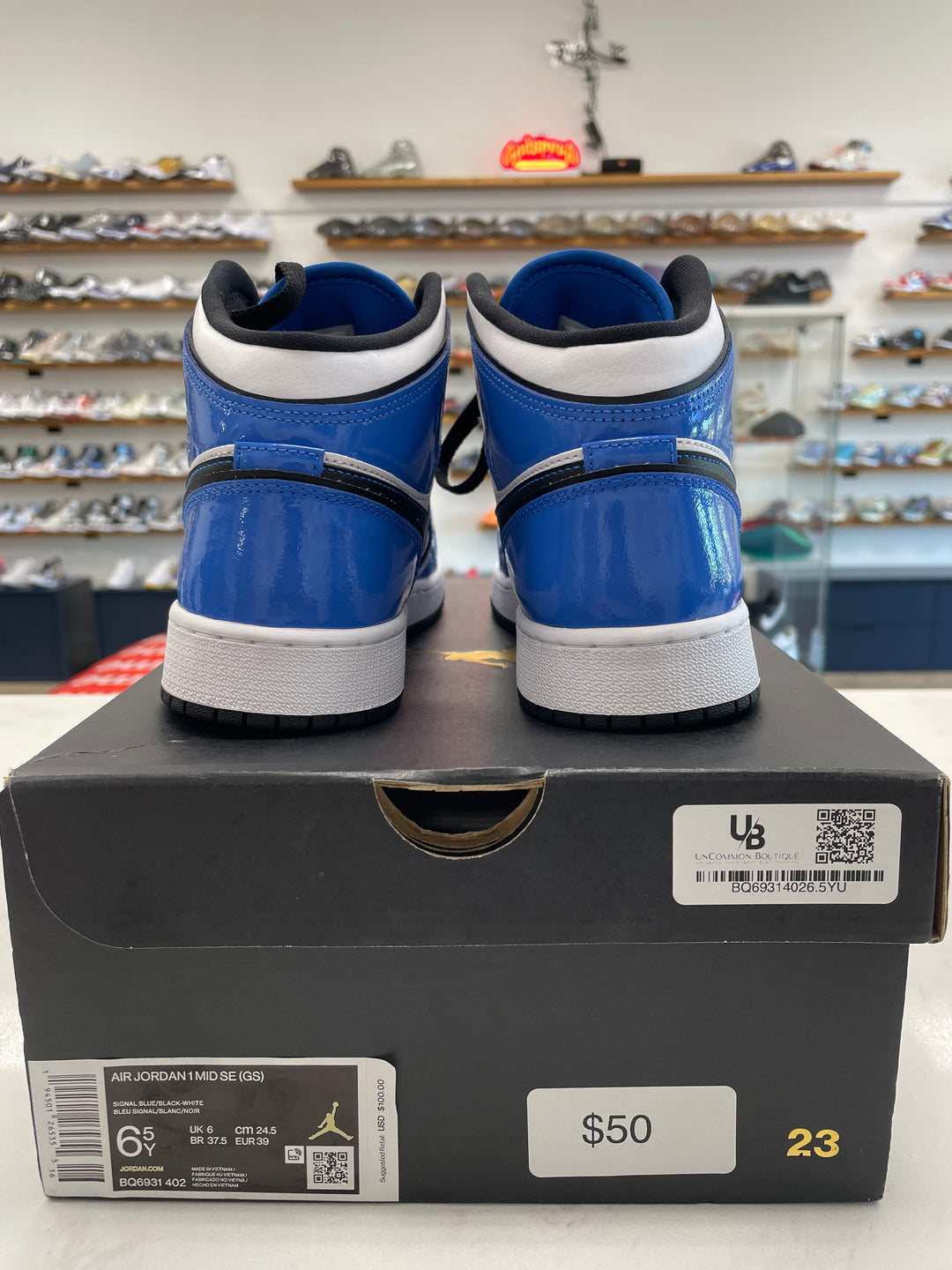 Jordan 1 Mid Signal Blue (GS) - Worn