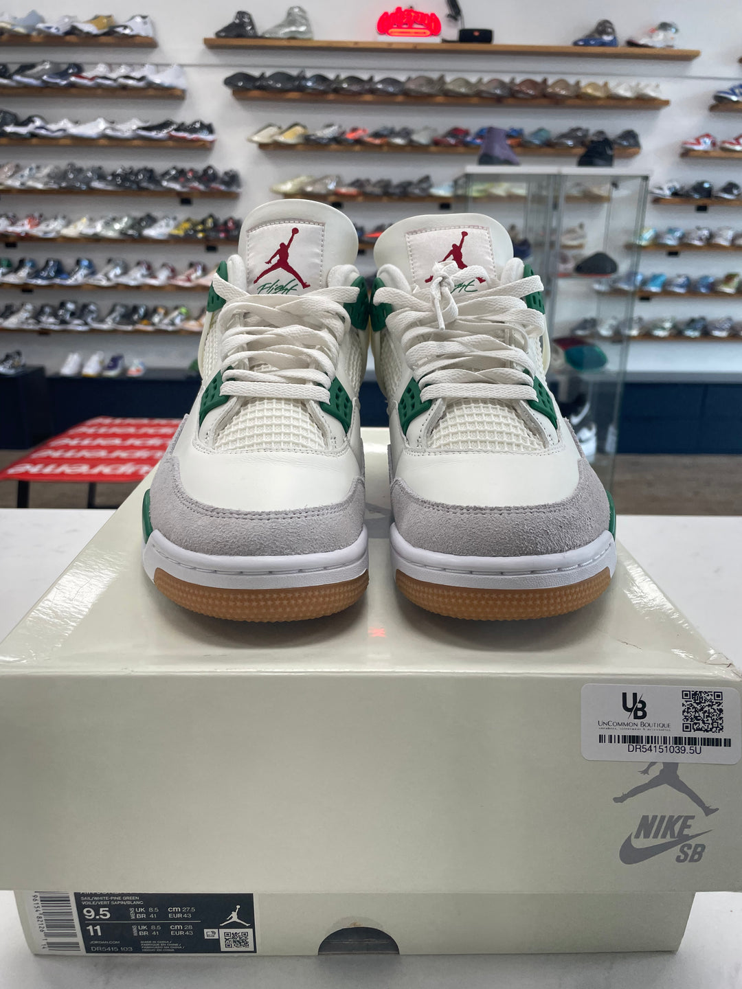 Jordan 4 Retro SB Pine Green - Worn