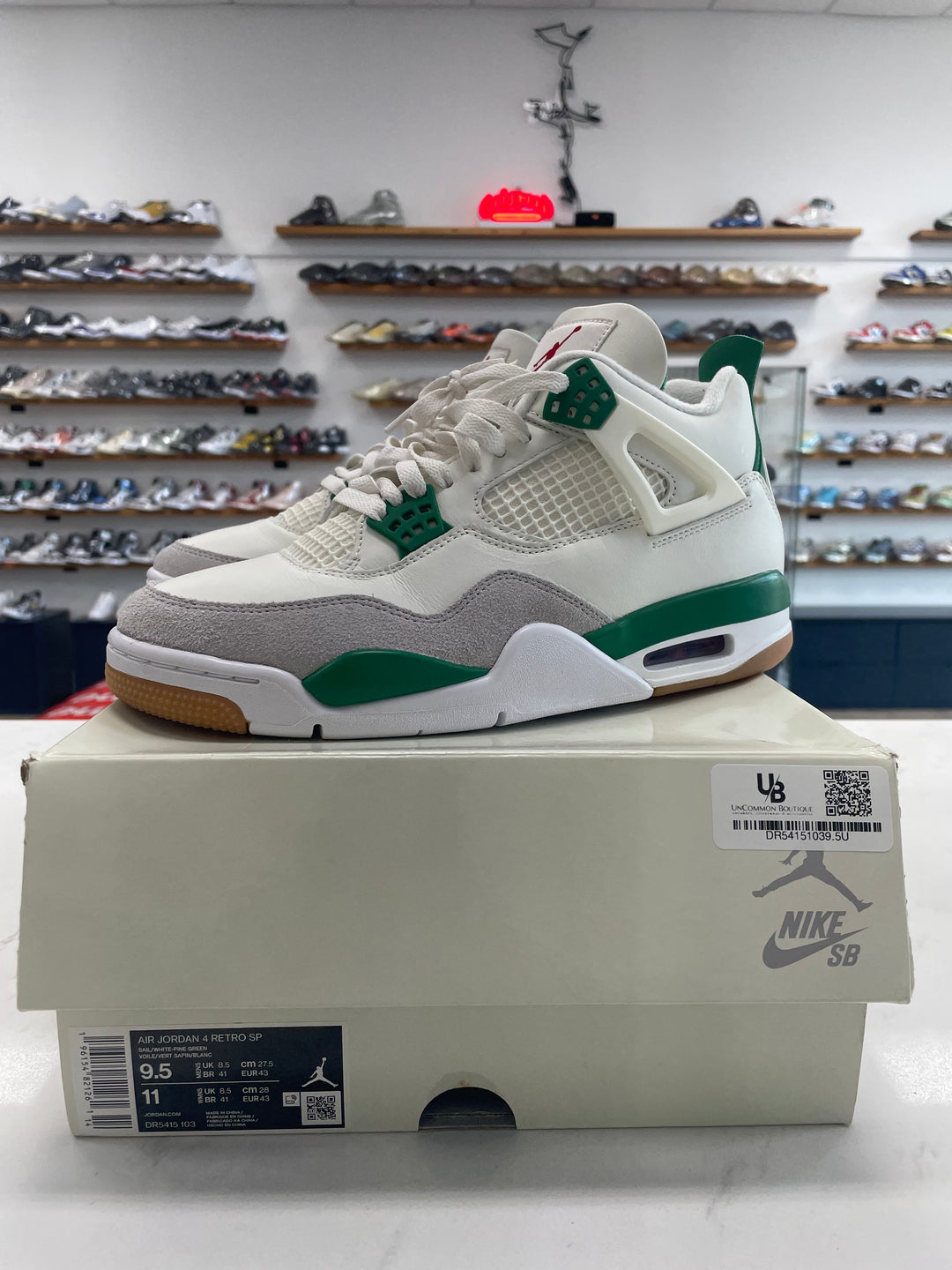 Jordan 4 Retro SB Pine Green - Worn