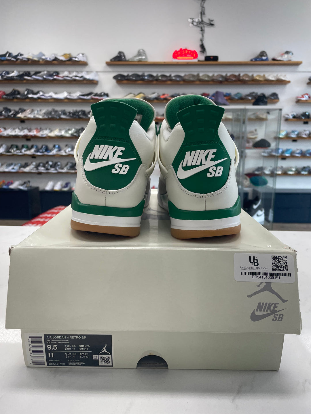 Jordan 4 Retro SB Pine Green - Worn