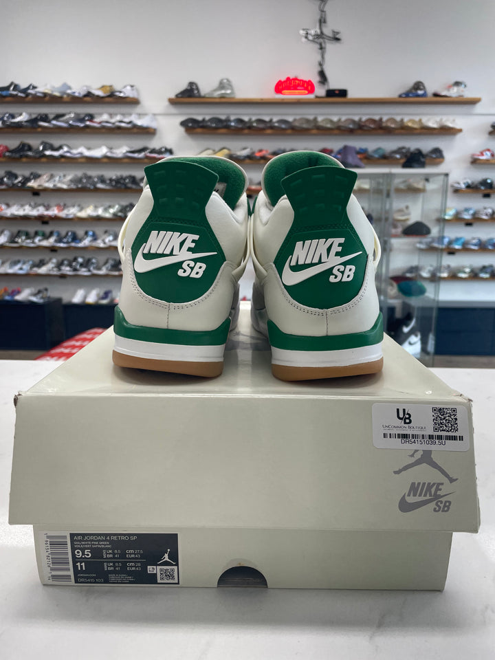 Jordan 4 Retro SB Pine Green - Worn