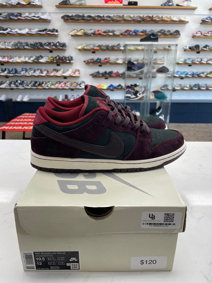 Nike SB Dunk Low Riot Skateshop - Worn