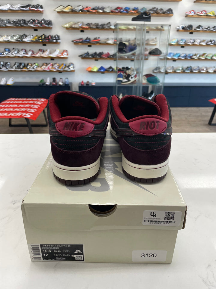 Nike SB Dunk Low Riot Skateshop - Worn