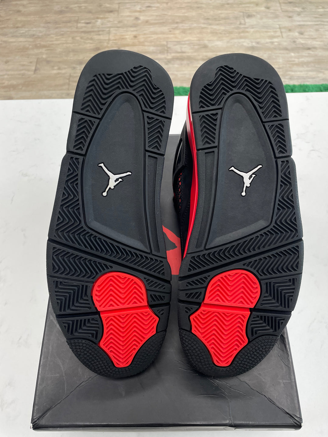 Jordan 4 Retro Red Thunder - Worn