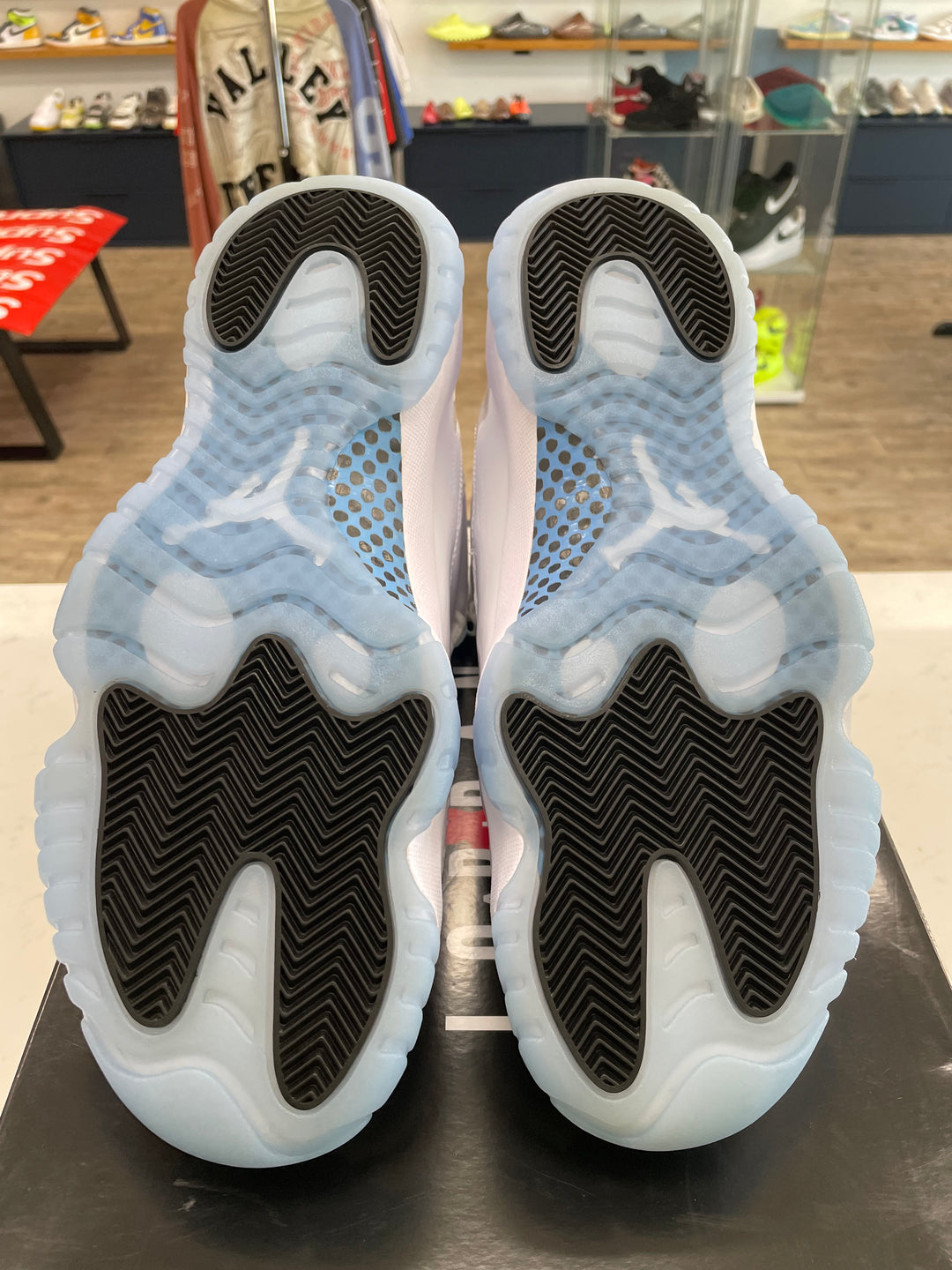 Jordan 11 Retro Low Legend Blue - Worn