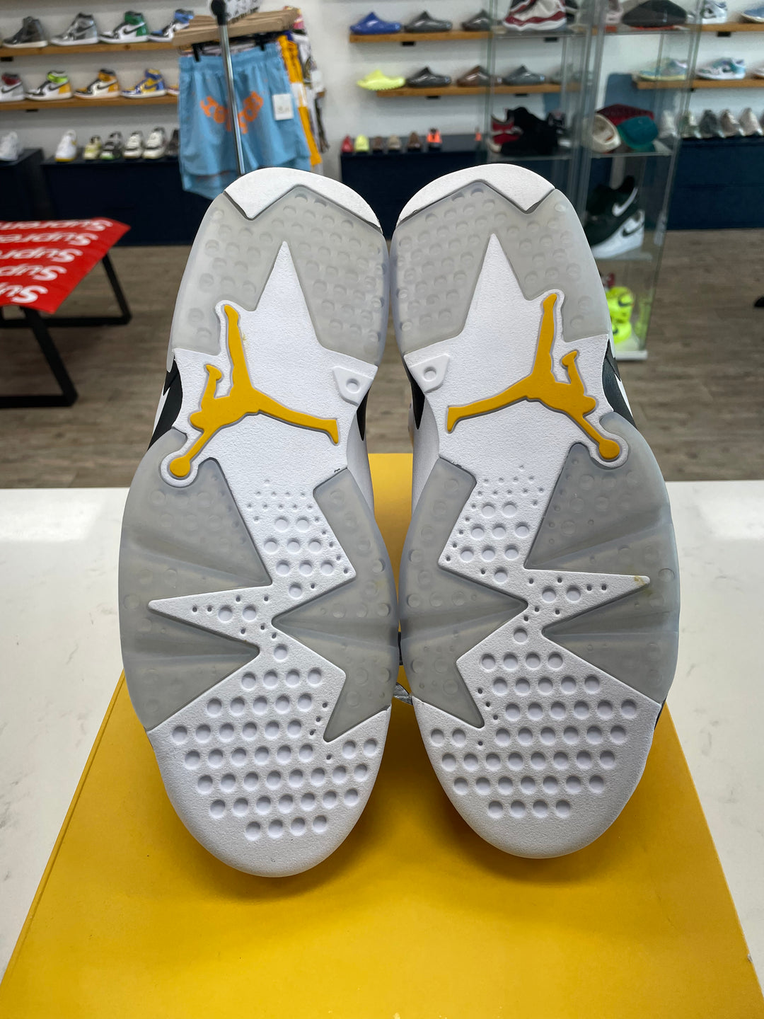 Jordan 6 Retro Yellow Ochre - Worn