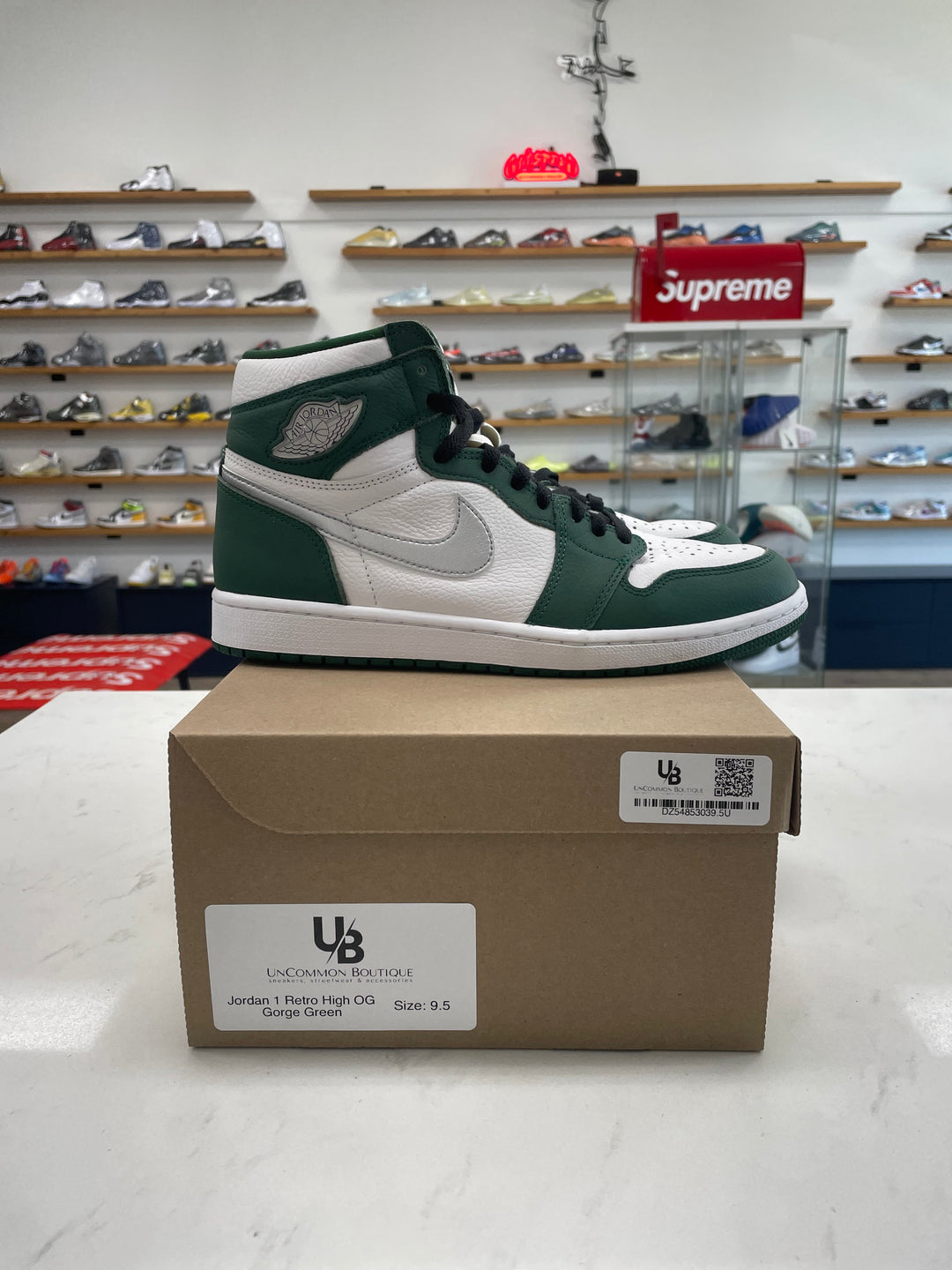 Jordan 1 Retro High OG Gorge Green - Worn