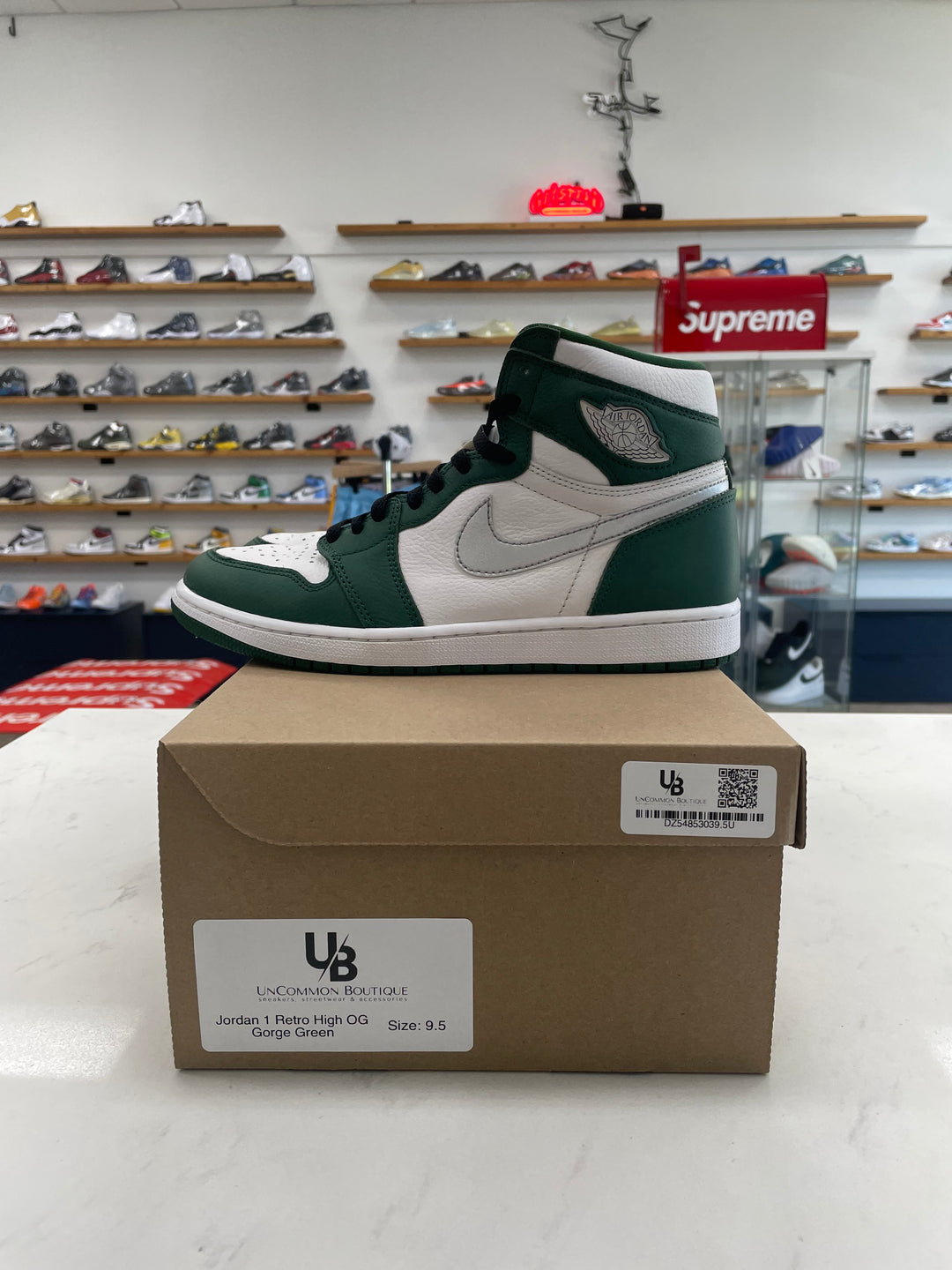 Jordan 1 Retro High OG Gorge Green - Worn