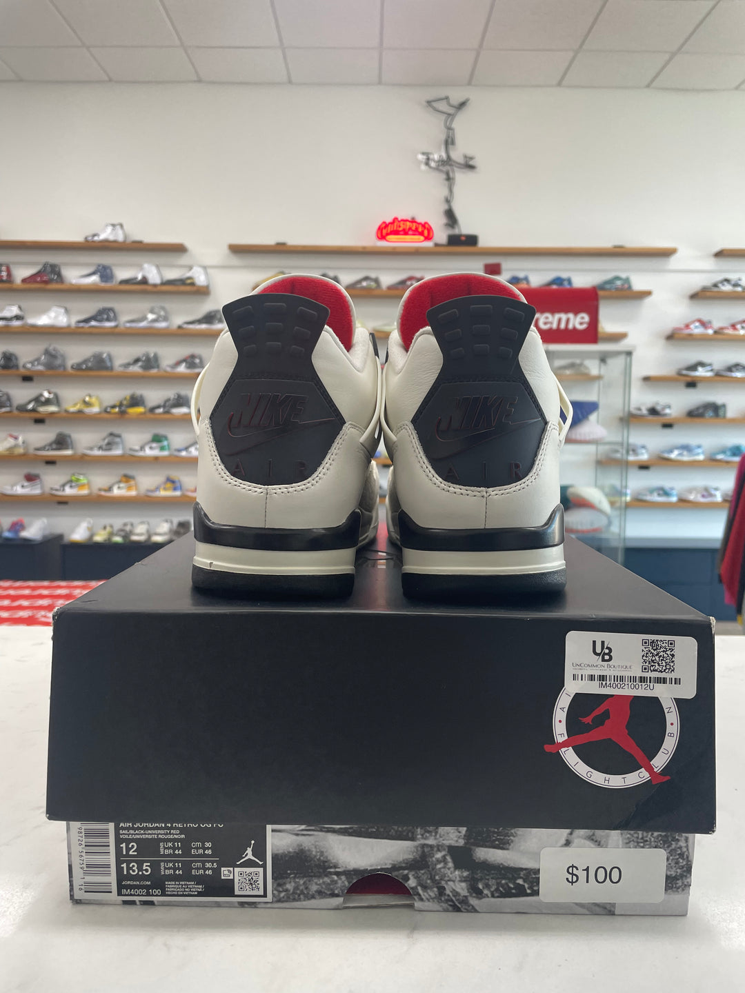 Jordan 4 Retro Flight Club - Worn