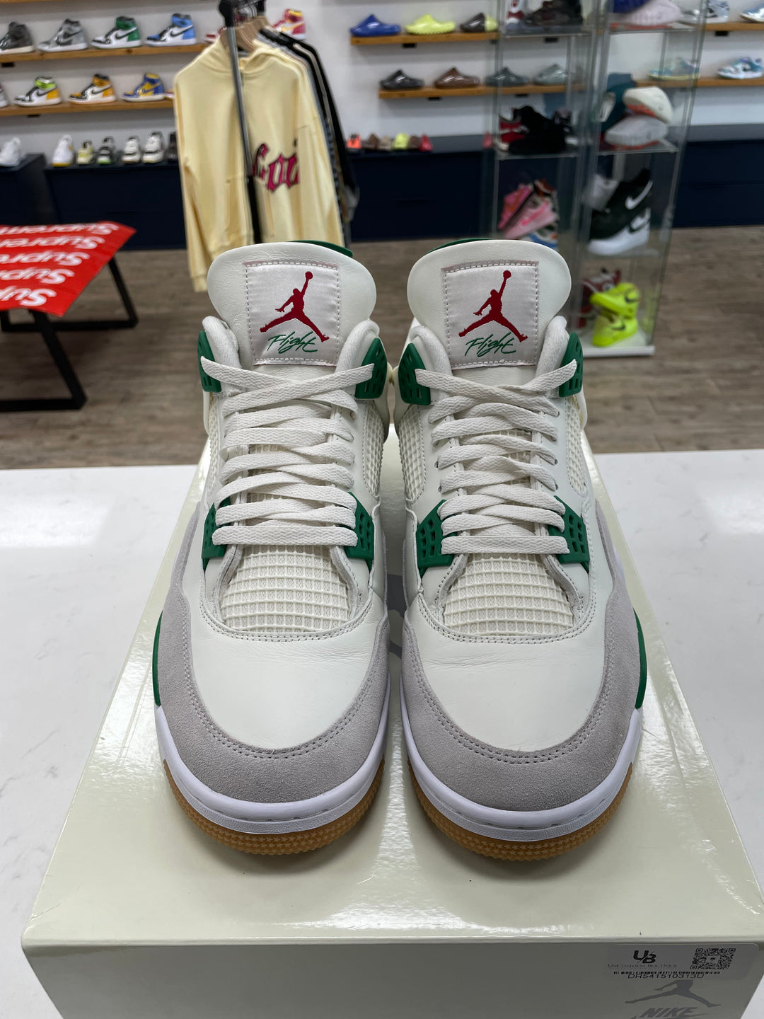Jordan 4 Retro SB Pine Green - Worn