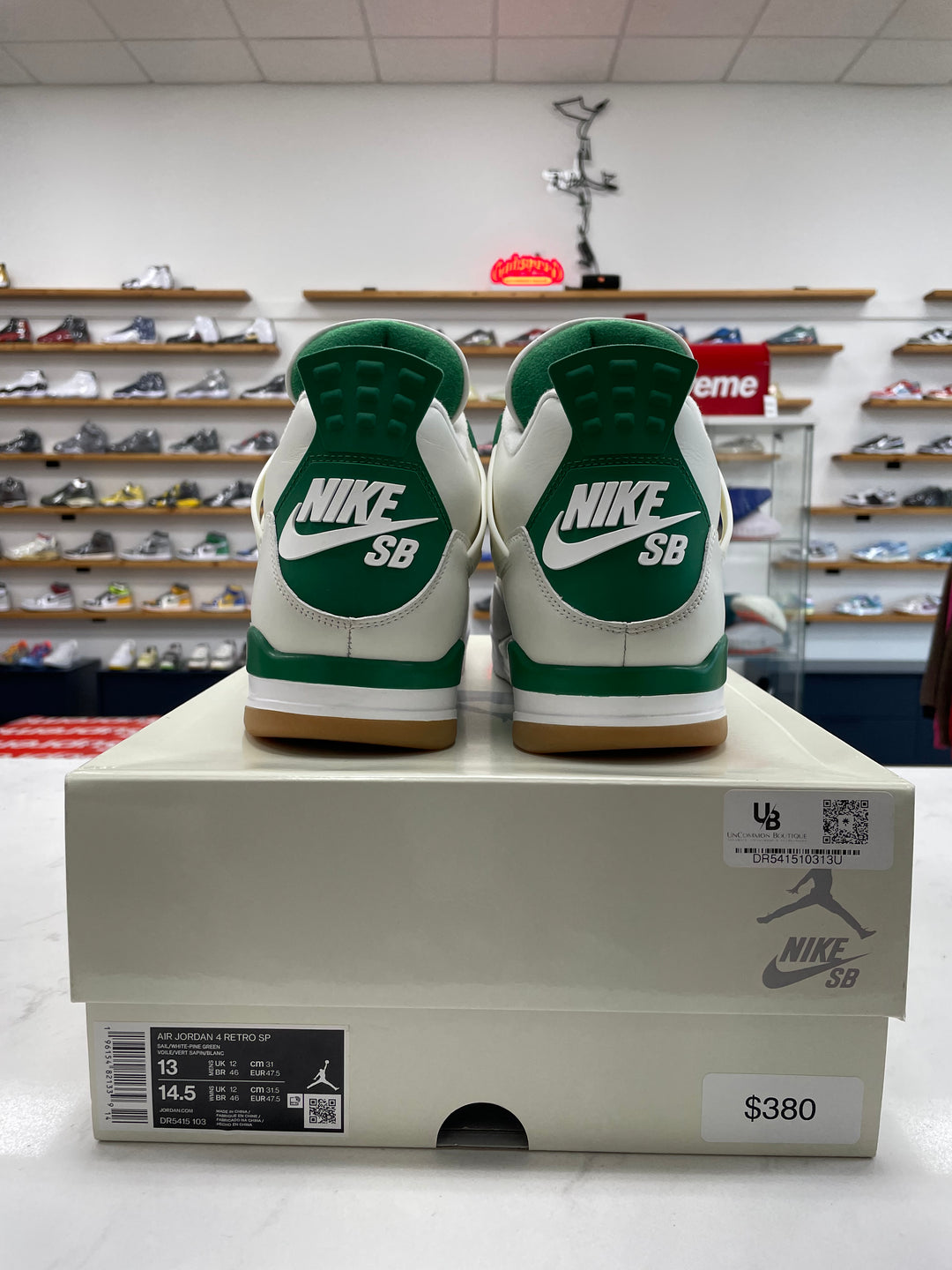 Jordan 4 Retro SB Pine Green - Worn