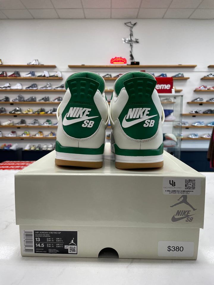 Jordan 4 Retro SB Pine Green - Worn