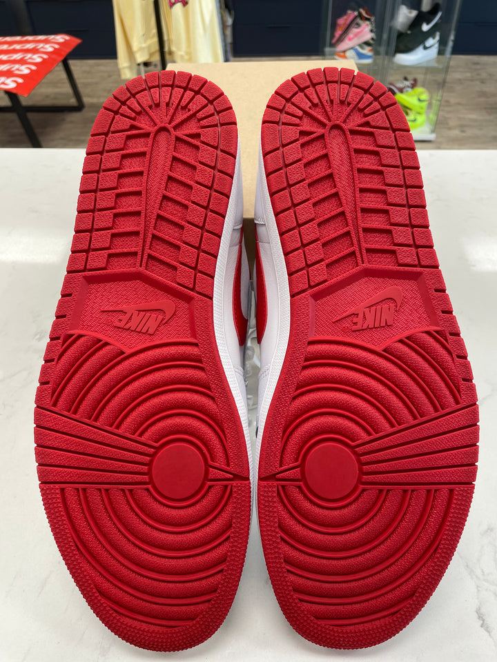 Jordan 1 Retro Low OG University Red - Worn