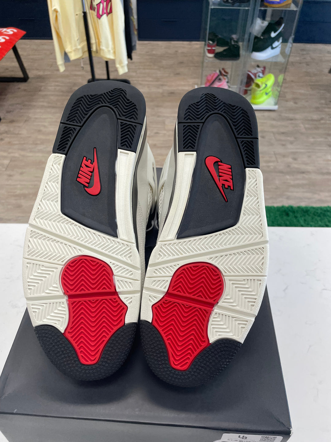 Jordan 4 Retro Flight Club - Worn