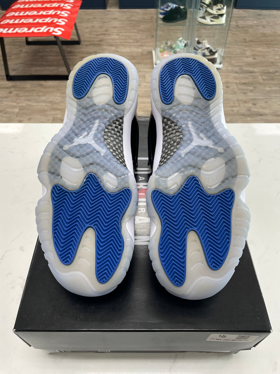 Jordan 11 Retro Low Space Jam- Worn